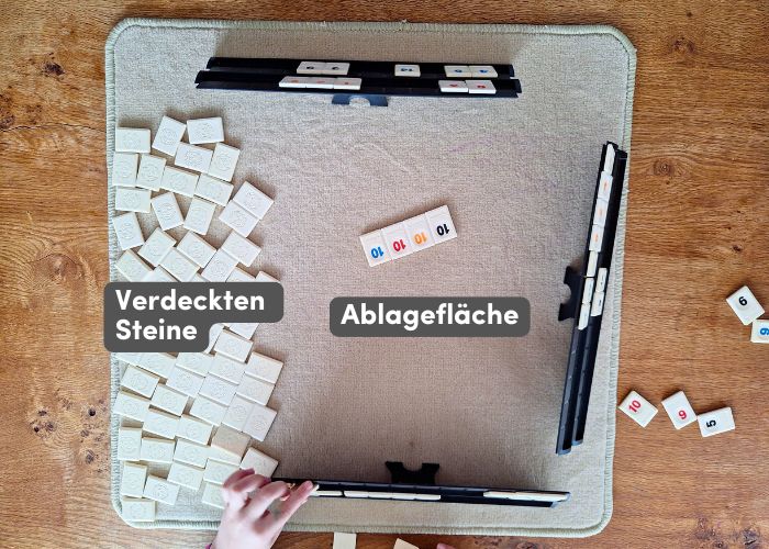 Rummikub Ablagefläche und verdeckte spielsteine, Spielaufbau